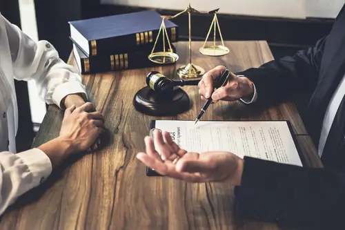 Повідомлення про зміну контролю за контрактами з державними замовниками